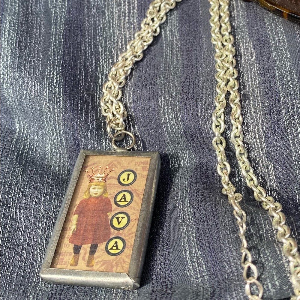 Queen Java Double Sided Pendant With Silver Chain - image 1